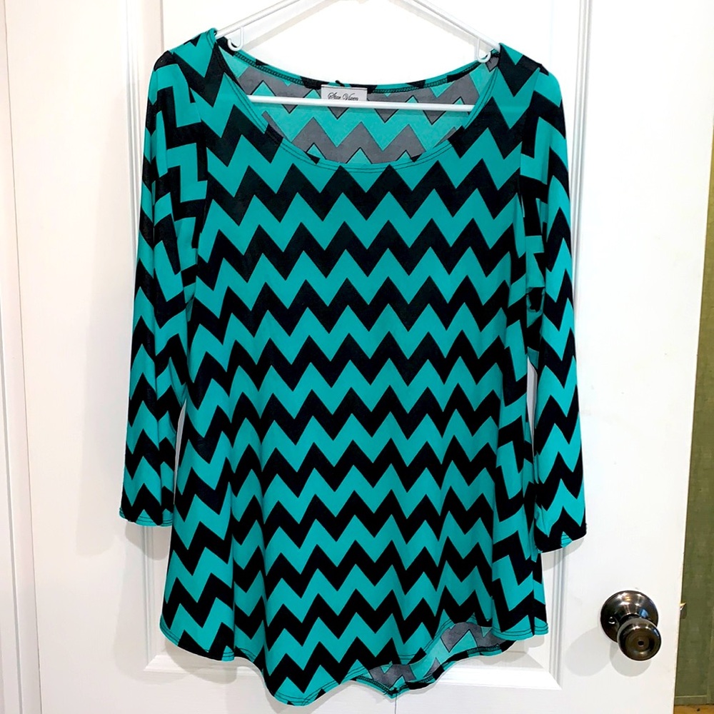 Large Star Vixen teal and black chevron 3/4 sleeve blouse
